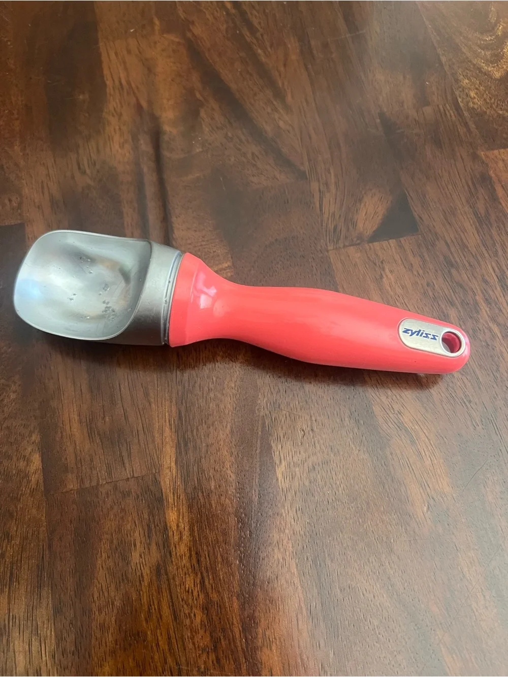Zyliss Ice Cream Scoop Ergonomic Weighted Metal Scooper Pink